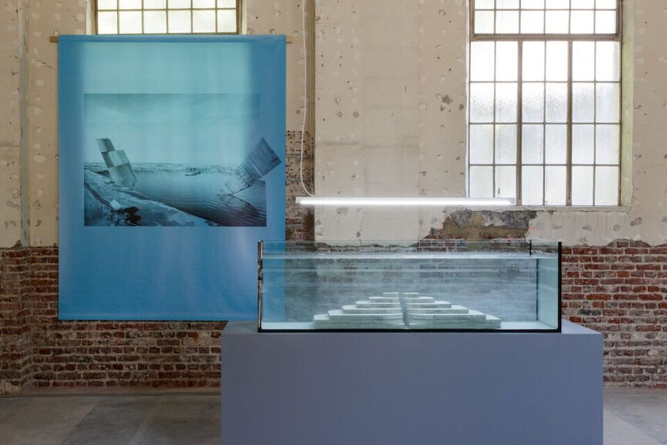 _Deep Storage_ von Sebastian Freytag in der Ausstellung „Garten der Fragmente“ im Kunsthaus NRW Kornelimünster.