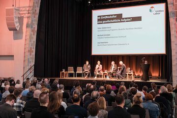 Diskussion zur Frage „Ist (Um)Baukultur eine gesellschaftliche Aufgabe?“ in der Heilig-Kreuz-Kirche in Gelsenkirchen. Foto: Sebastian Becker
